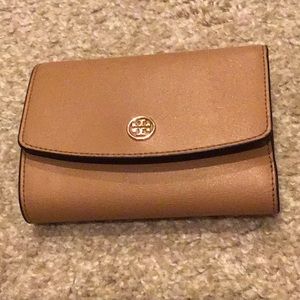 Tory Burch wallet!!